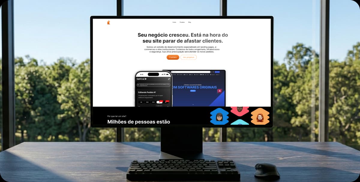 Mockup do site da Okacodes em um monitor